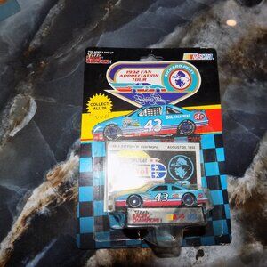 Richard Petty Budweiser 500 Bristol August 29th 1992 Nascar 1/64 Diecast NEW